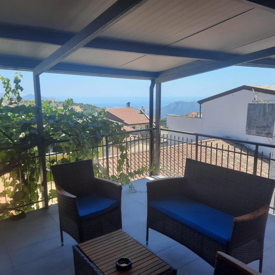 Affittacamere Il Vicoletto Aria Ona Villagrande Strisaili Exterior foto