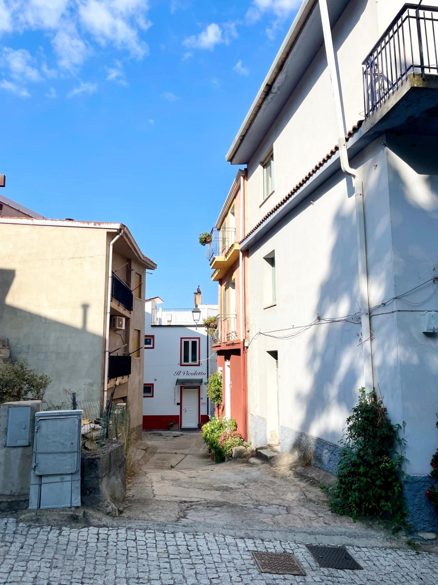 Affittacamere Il Vicoletto Aria Ona Villagrande Strisaili Exterior foto